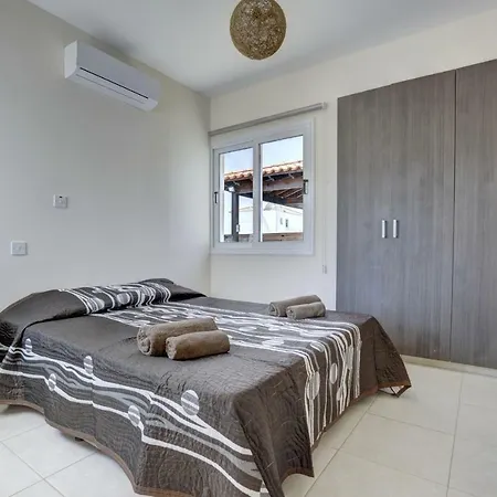 Nissi Palms * アヤナパ