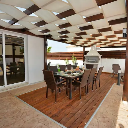 Nissi Palms * アヤナパ