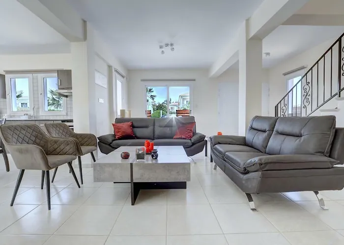 Nissi Palms Aya Napa