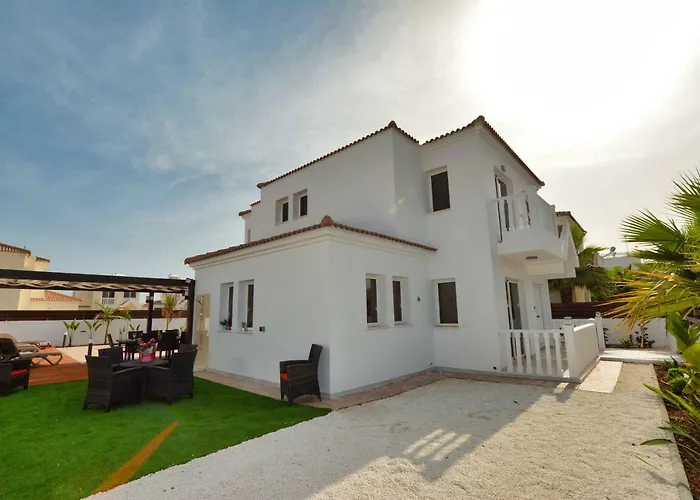 Villa Nissi Palms Aya Napa