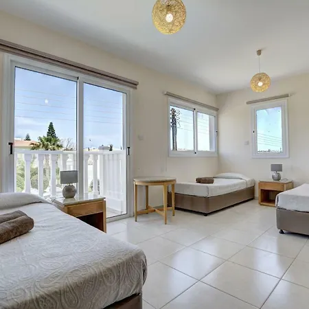 Nissi Palms * איה נאפה