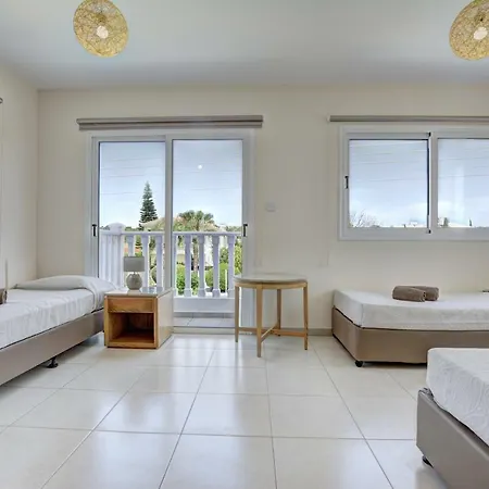 וילה Nissi Palms *