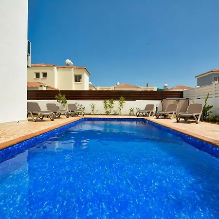 Villa Nissi Palms
