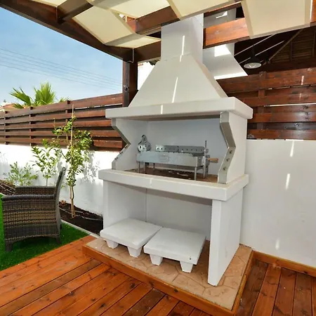 Nissi Palms * איה נאפה