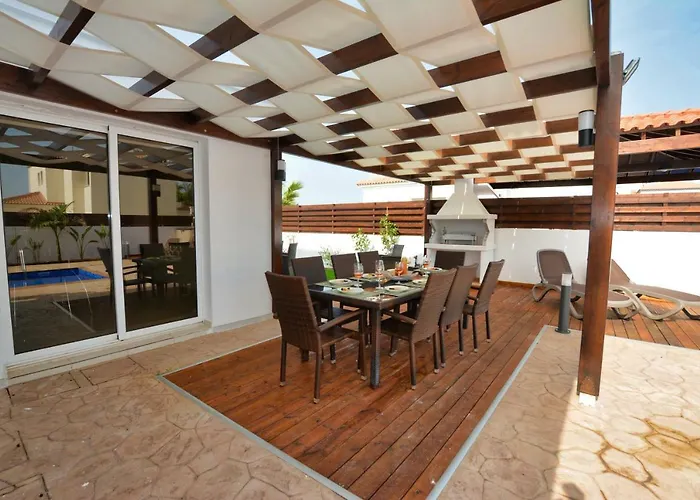 Nissi Palms * Ajia Napa